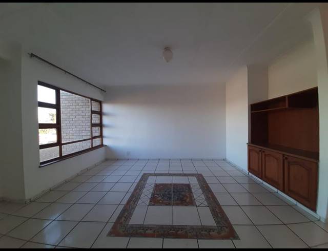 2 BEDROOM APARTMENT FOR SALE IN EMPANGENI CENTRAL